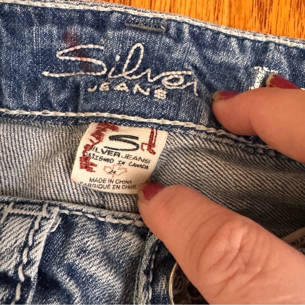Silver Frances Crop Capri Jeans Women’s 24 Light Wash Denim Low Rise - Picture 3 of 6